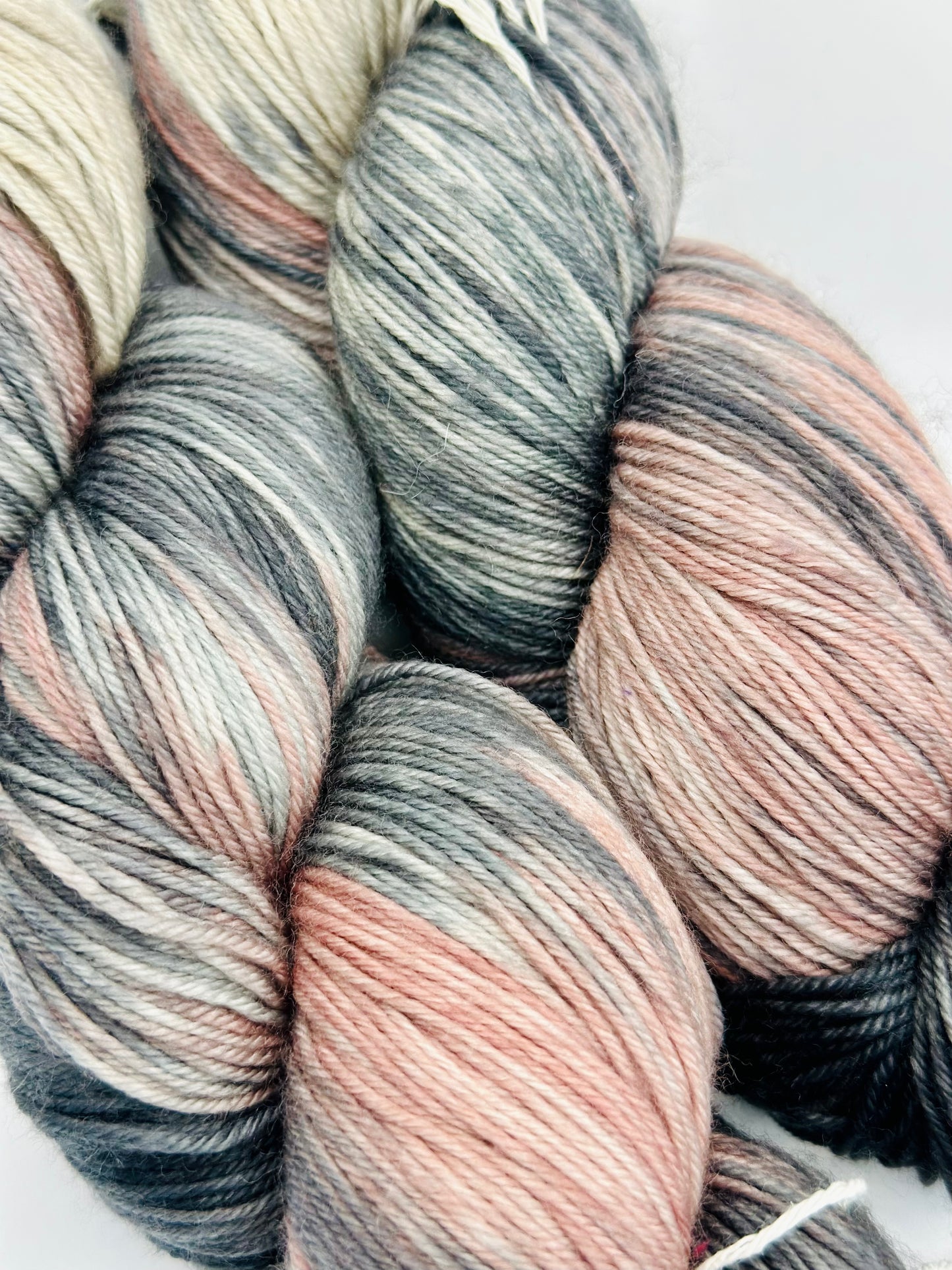 Fiori Hand Dyed yarn (Sock)